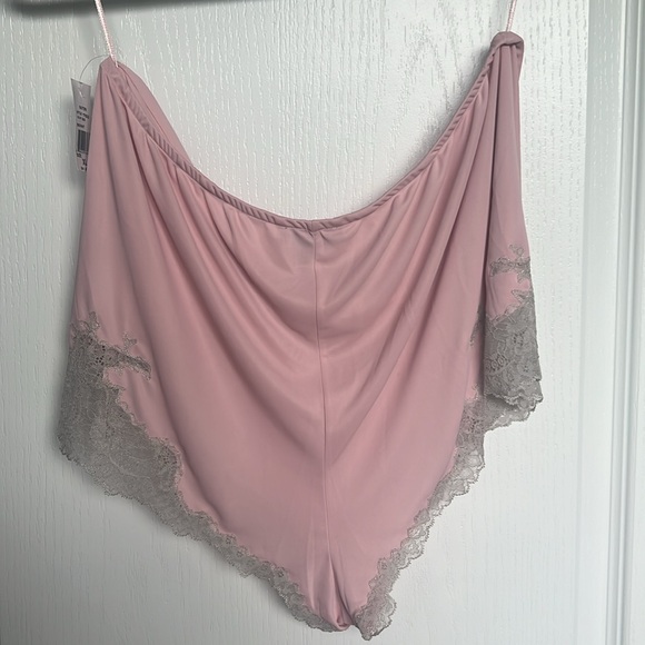 Natori enchant cami & short pj set - Picture 9 of 13